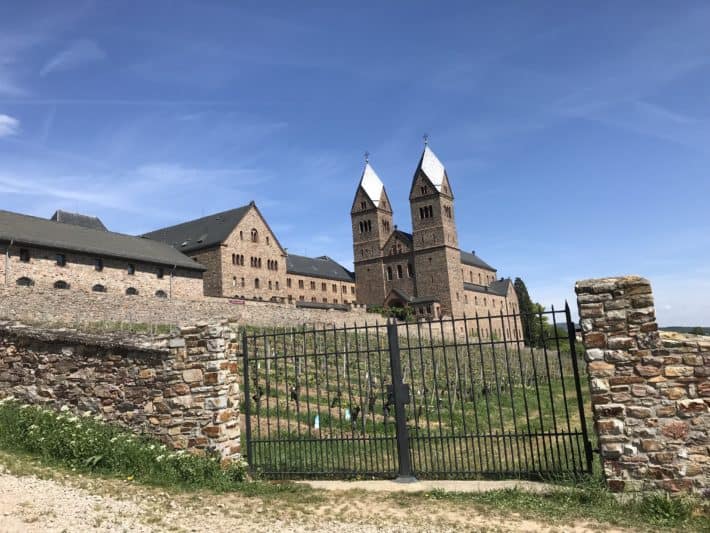 Rüdesheimer Hildegardweg, Abtei St. Hildegard, Kloster,Tor